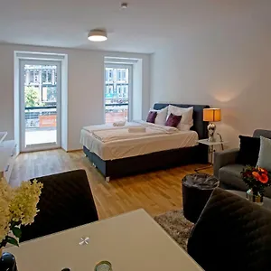 https://english-theater-apartment-at-rathaus.vienna-besthotels.com